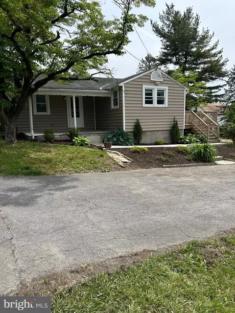 32 N Donnerville Rd, Mountville, PA 17554