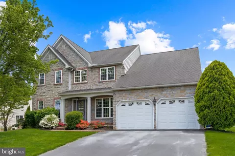 4 Stayman Dr, Lancaster, PA 17602