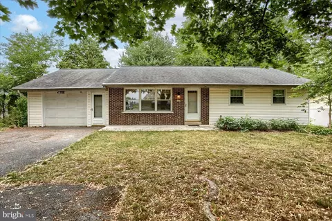 2122 Sheaffer Rd, Elizabethtown, PA 17022