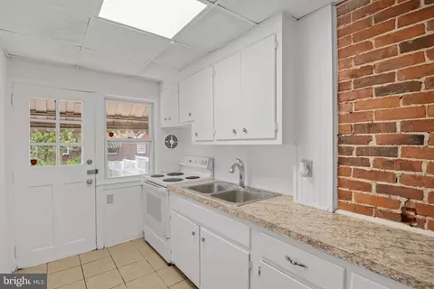 516 Hand Ave, Lancaster, PA 17602