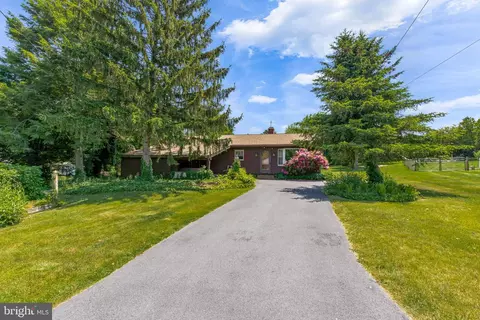 1642 Zarker Rd, Lancaster, PA 17601