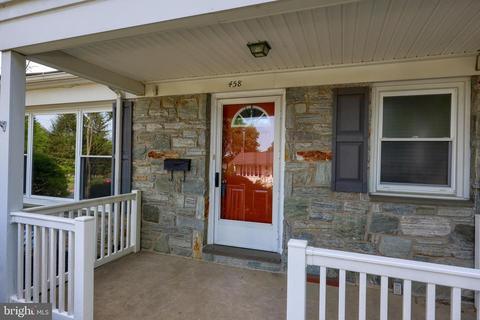 458 Hostetter Dr, Millersville, PA 17551
