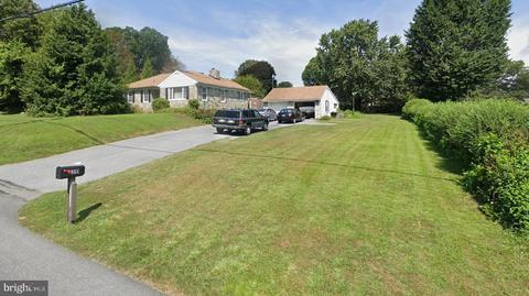 211 E Penn Grant Rd, Willow Street, PA 17584