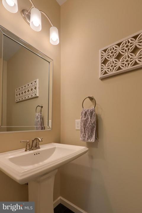 612 Warminster Ln, Lititz, PA 17543 photo 28