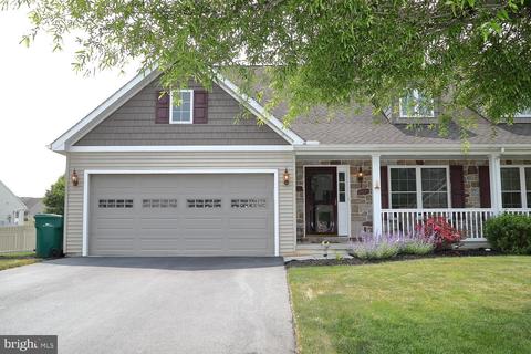 5180 Oak Leaf Dr, Mount Joy, PA 17552