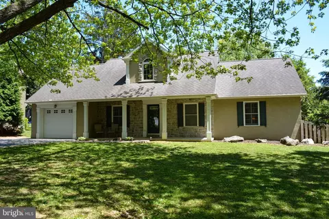 915 Shreiner Ave, Lancaster, PA 17601
