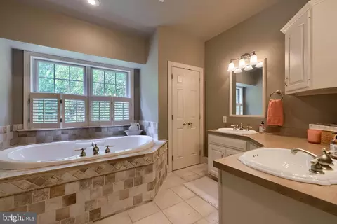230 Acorn Ln, Lititz, PA 17543 photo 20