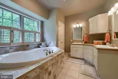 230 Acorn Ln, Lititz, PA 17543 photo 23