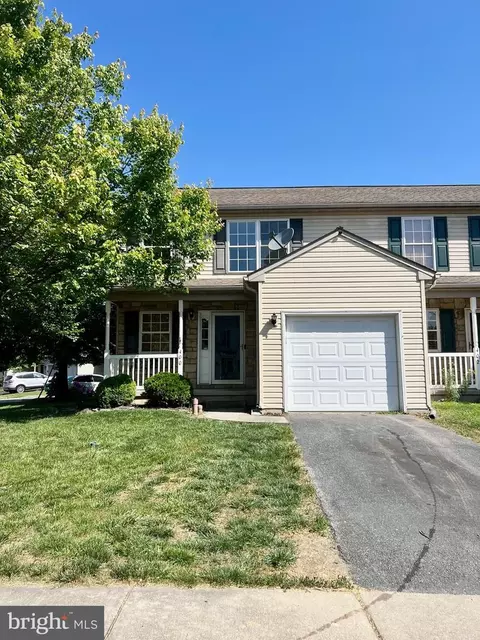 400 Elmshire Dr, Lancaster, PA 17603