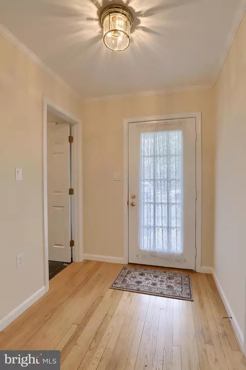 215 E New St, Lititz, PA 17543 photo 13