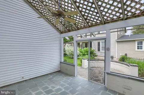 215 E New St, Lititz, PA 17543 photo 32