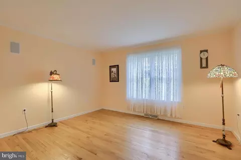 215 E New St, Lititz, PA 17543 photo 20
