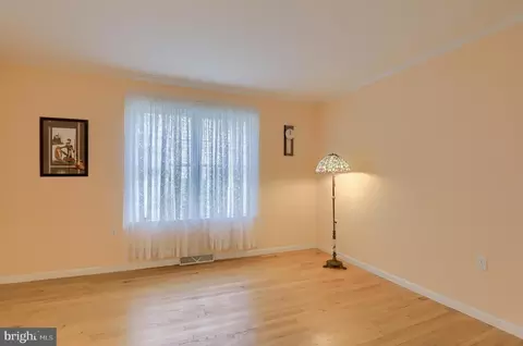 215 E New St, Lititz, PA 17543 photo 21