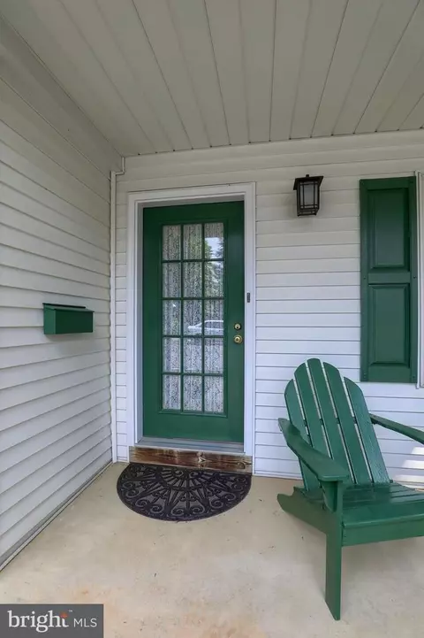 215 E New St, Lititz, PA 17543 photo 5