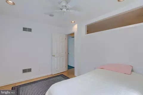 215 E New St, Lititz, PA 17543 photo 41