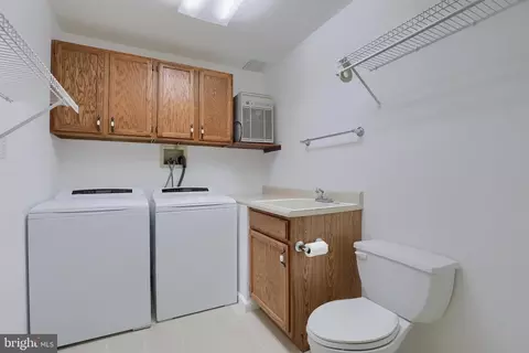 215 E New St, Lititz, PA 17543 photo 47