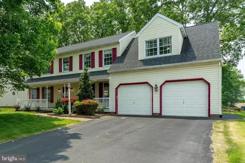 145 Strickler Run Dr, Columbia, PA 17512