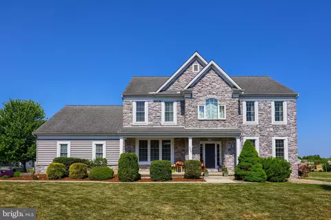 509 Rose Petal Ln, Mount Joy, PA 17552