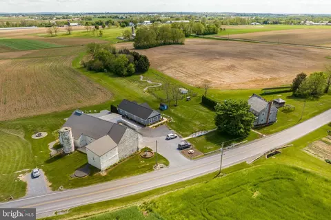 470 W Metzler Rd, Ephrata, PA 17522