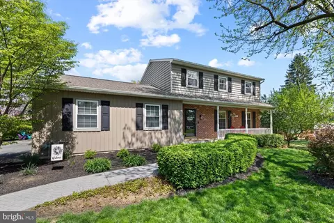 47 Hickory Ln, Leola, PA 17540