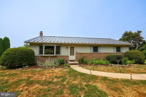137 House Rock Rd, Pequea, PA 17565