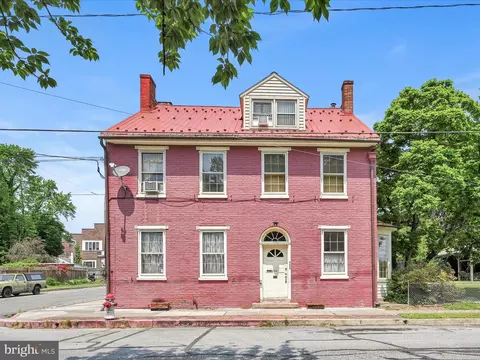 304 E Front St, Marietta, PA 17547