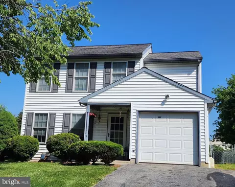 312 Race St, Bainbridge, PA 17502