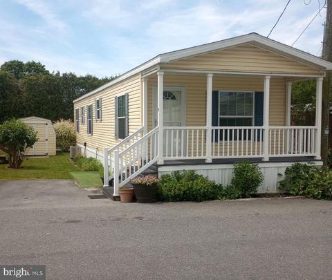 8 Green Acres Ln, New Holland, PA 17557