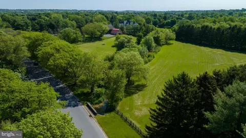 550 560 Stonehenge Dr, Lititz, PA 17543 photo 3