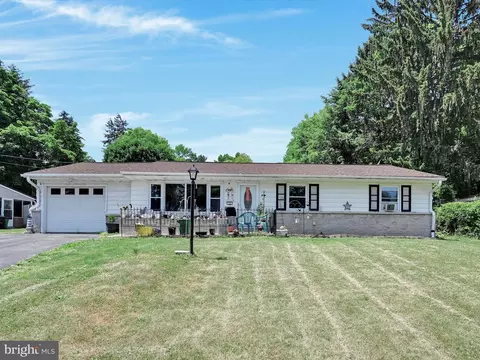 12 Glenwood Ave, Lancaster, PA 17602