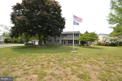 17 Fairland Rd, Manheim, PA 17545