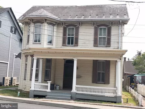 55 Marietta Ave, Mount Joy, PA 17552