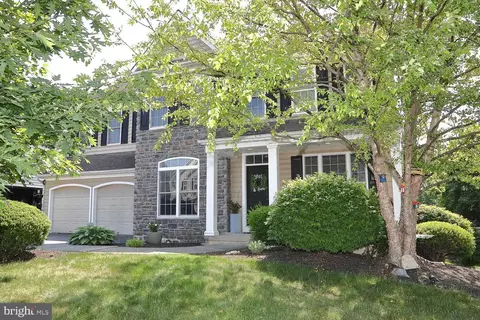216 Charlan Blvd, Mount Joy, PA 17552