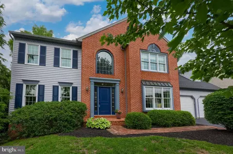 23 Iron Horse Dr, Lititz, PA 17543