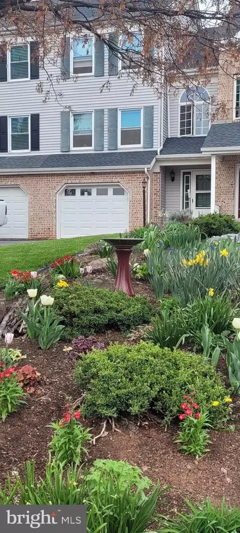 8 Heron Dr, Denver, PA 17517