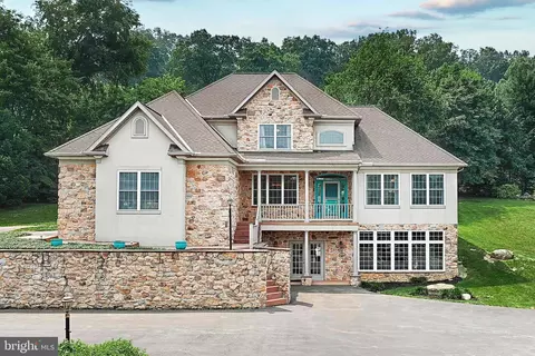 4140 Marietta Ave, Mount Joy, PA 17552