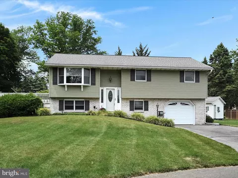378 Dale Ave, Mountville, PA 17554