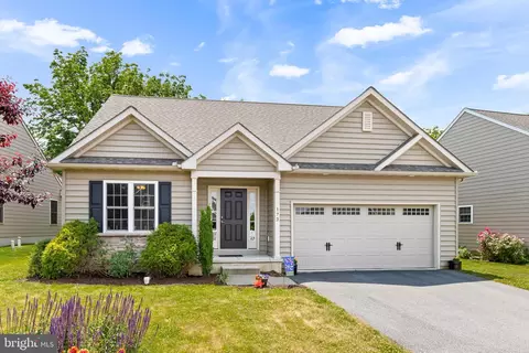 173 Waypoint Dr, Lancaster, PA 17603