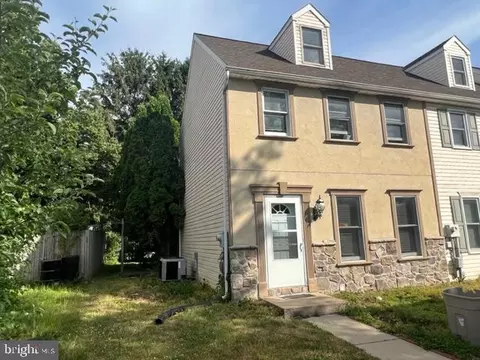 126 Ashley Dr, Ephrata, PA 17522