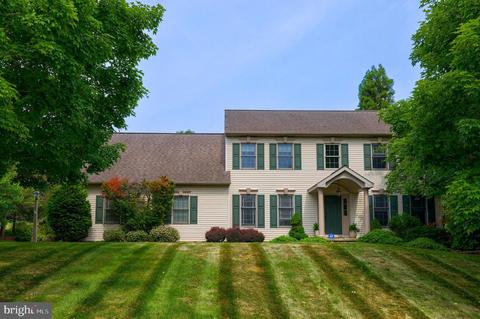 375 W Charlotte St, Millersville, PA 17551
