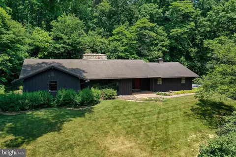 2363 Henbird Ln, Lancaster, PA 17601