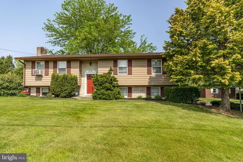 904 N State St, Ephrata, PA 17522