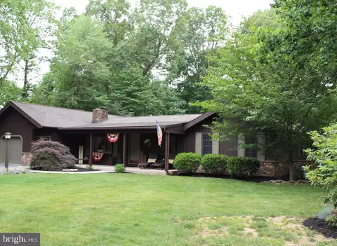 246 Acorn Ln, Lititz, PA 17543 photo 3