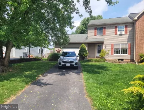 35 Derby Ln, Lancaster, PA 17603