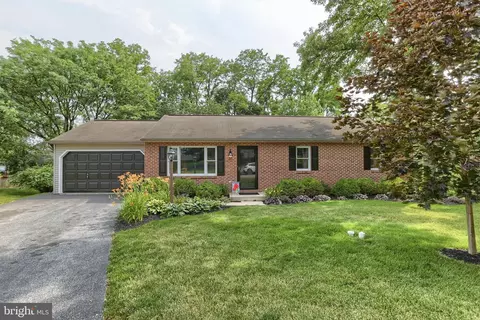 207 Pleasant Hill Dr, Lititz, PA 17543