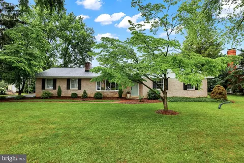 264 School Ln, Mount Joy, PA 17552