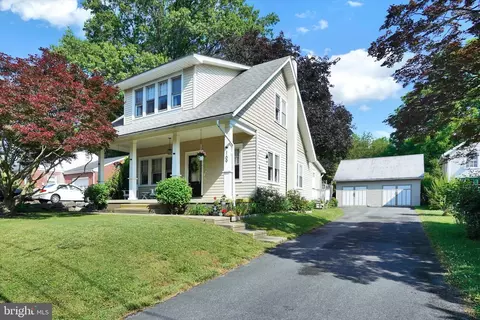169 Elizabeth St, Millersville, PA 17551