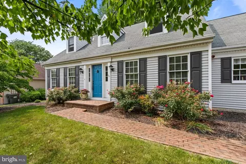 2474 Carriage Dr, Lancaster, PA 17601