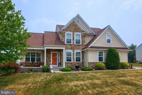 111 Summerlyn Dr, Ephrata, PA 17522