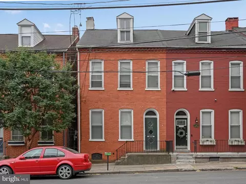 152 E James St, Lancaster, PA 17602